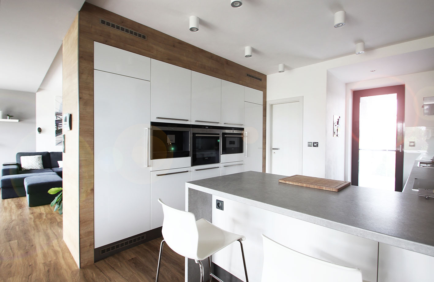 Realizace interiéru kuchyně s obývacím pokojem dle bytového architekta