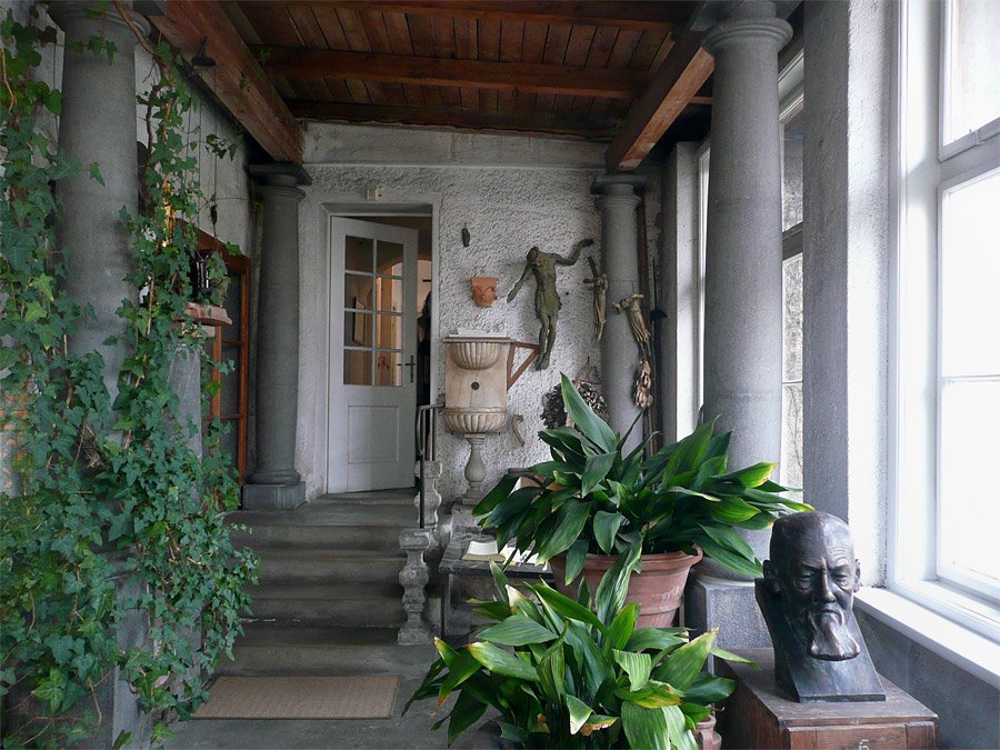 Interiér verandy v rodinném domě Josipa Plečnika, Lublaň